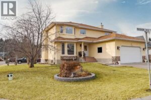 301 Riverview Green, Cochrane