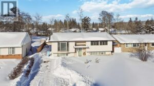 17 CLARK Crescent, Fort McMurray