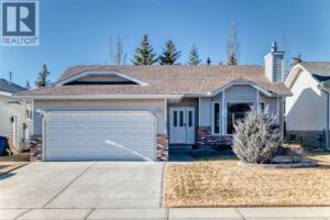 32 West Mackay Crescent, Cochrane