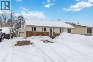 18 Clark Crescent, Fort McMurray