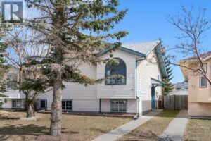 8 West Aarsby Road, Cochrane