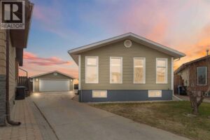 233 GLADSTONE Bay, Fort McMurray